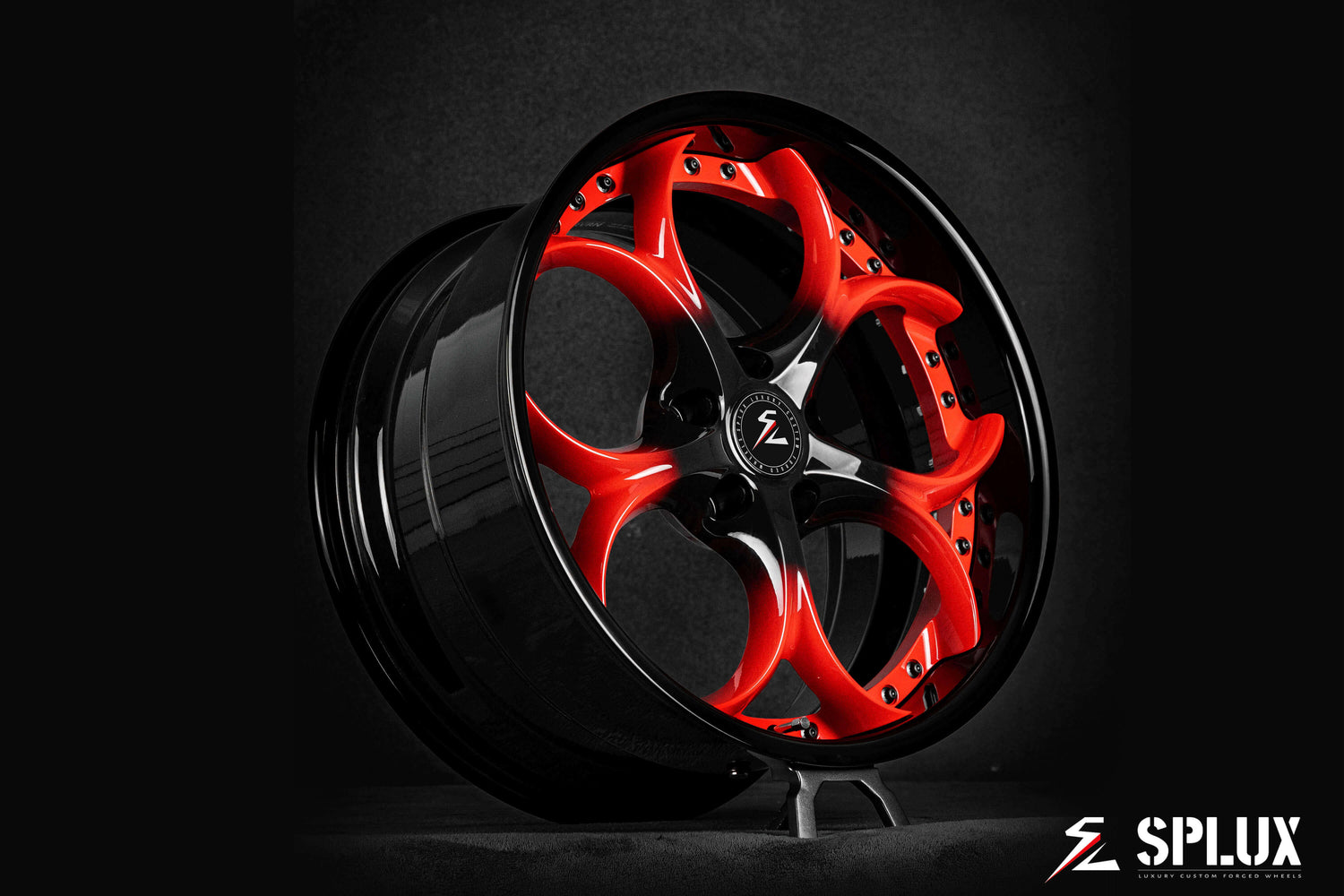 Splux SD-02 custom forged 2-piece aftermarket wheels for 2019 C7 Corvette, 19/20 inch, black and red with deep dish and heart spoke design.