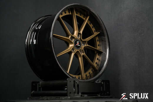Splux SF-02 Y-spoke wheels with carbon fiber rims, perfect for Toyota pickup 4x4 trucks. Enhance your ride with stylish, durable wheels.