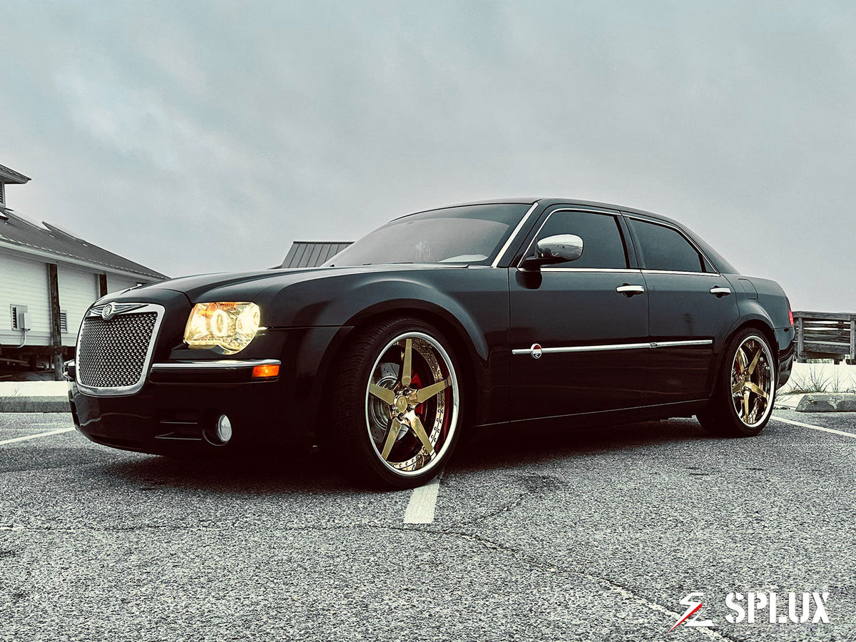 2008 Chrysler 300C with chrysler 300c aftermarket wheels featuring SD-06 forged 2-piece rims in polished frozen gold and chrome barrel