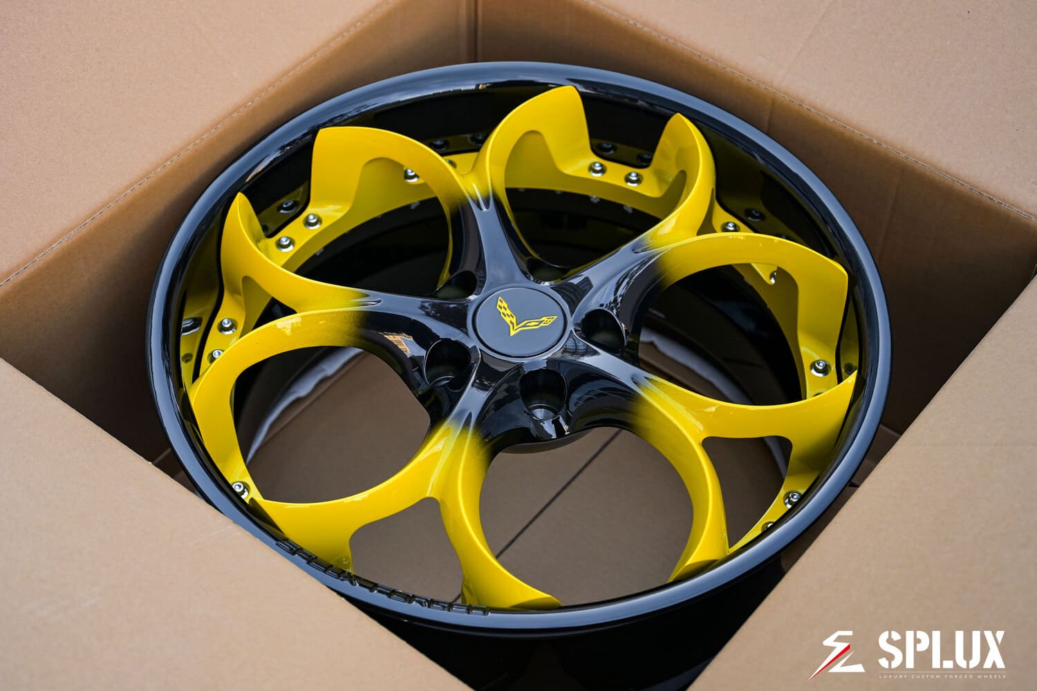 Front angle of SD-03 deep dish forged wheels on 2014 C7 Corvette, 18x8.5 design your own wheels.