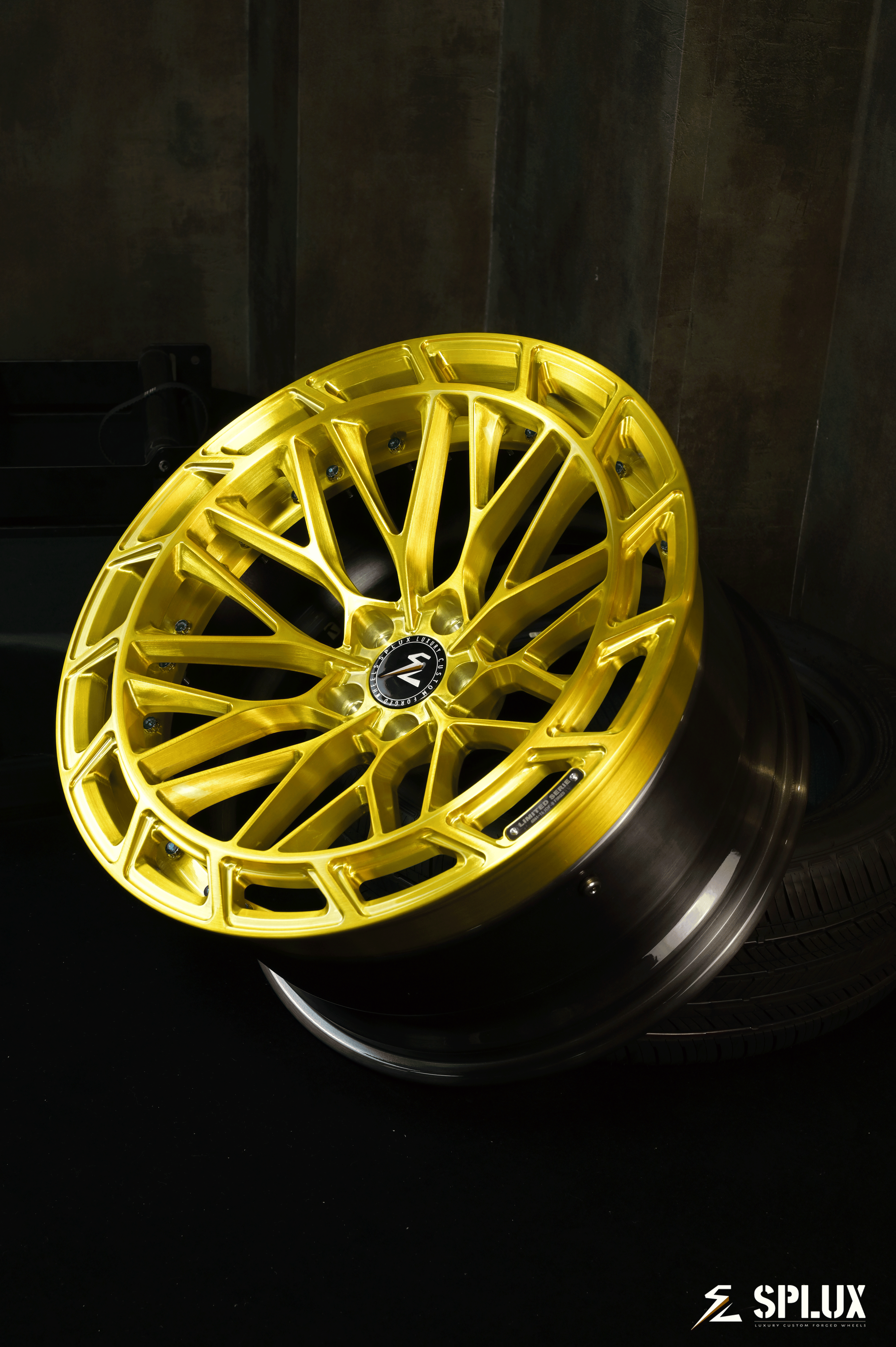 2015 BMW M5 rims, 20-inch, concave design, gold and black, custom forged 2-piece luxury aftermarket rims by Splux.