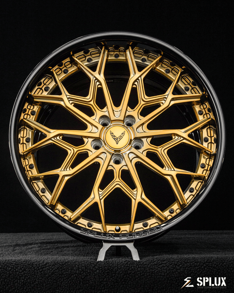 Front view of Widebody C8 Corvette with SD-08 20x10.5 forged deep dish wheels – design your own wheels