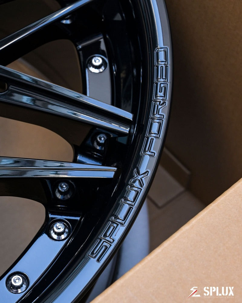 Perfect 20x9.5 / 21x12 fitment of SC-02 forged concave wheels on C8 Corvette Convertible