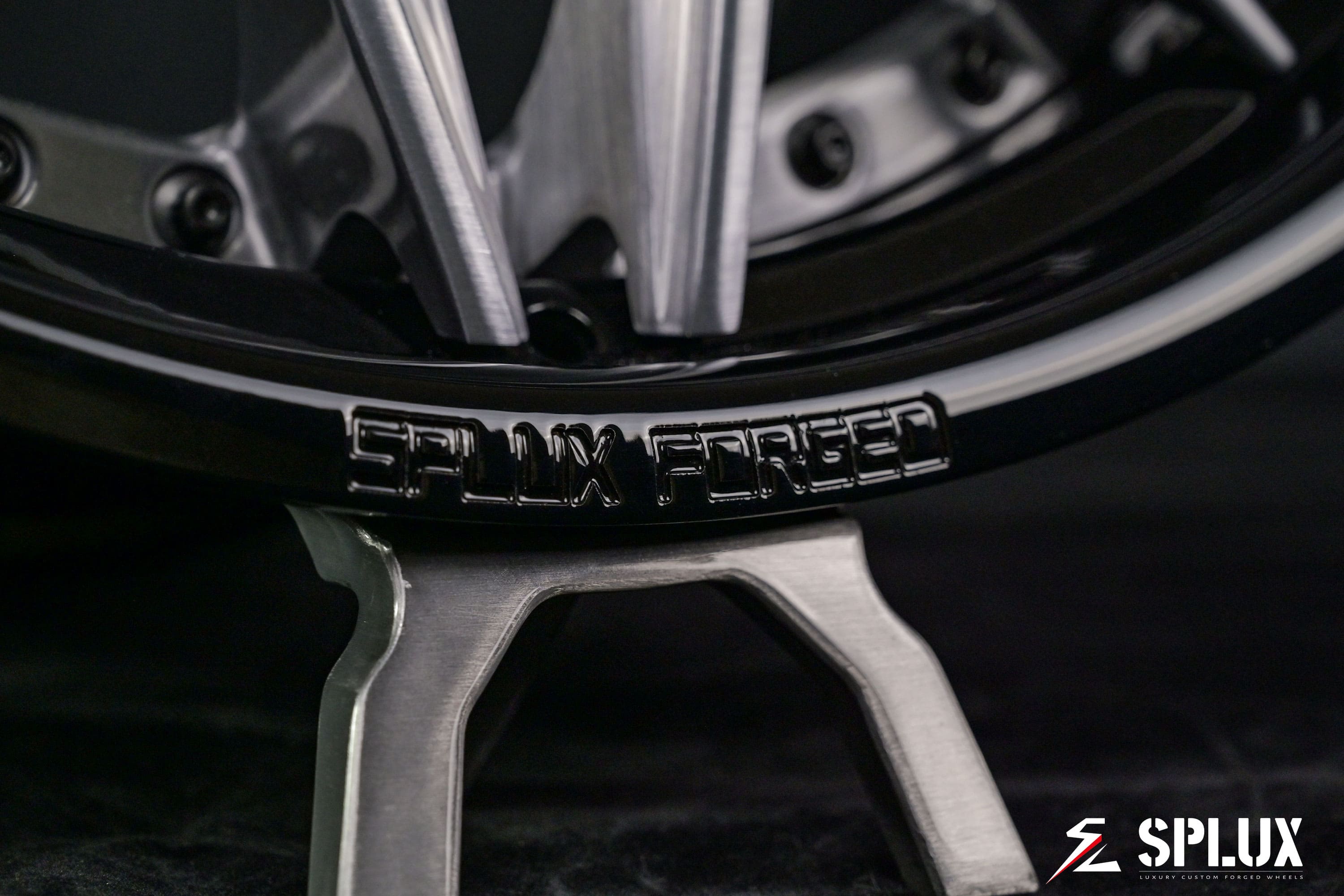 BMW X5 custom forged wheels SD-01 wheel face straight-on shot