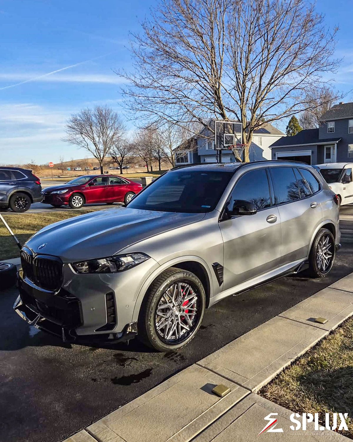 bmw x5 wheels side profile showing staggered 22 inch fitment