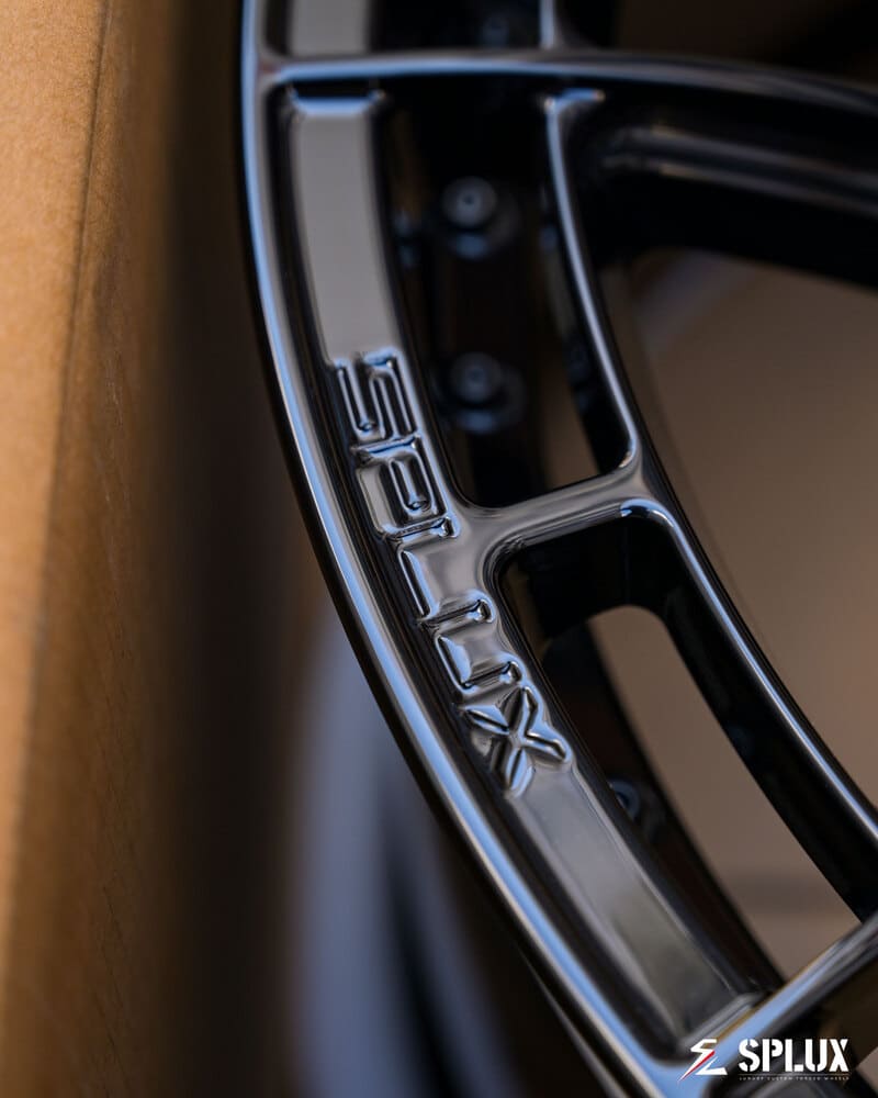 Close-up of Corvette Z06 wheels SL-C07 forged 2-piece concave design – design your own wheels