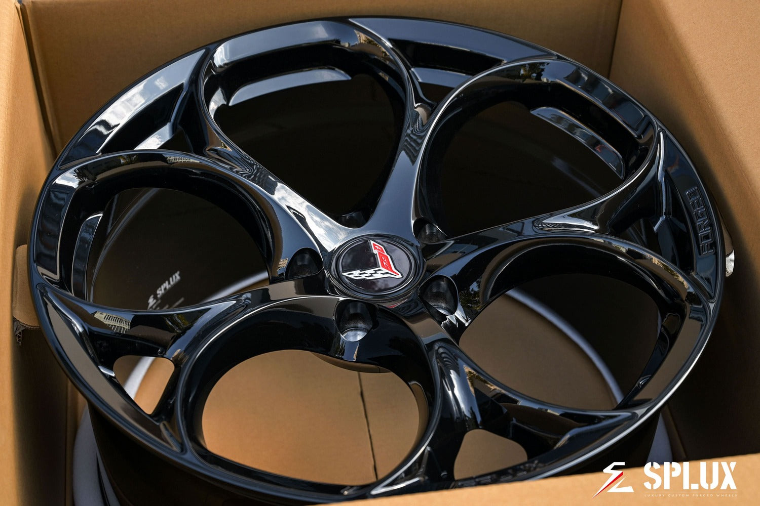 Close-up of SC-07M 1-piece forged wheel for Corvette Z51 with custom finish and concave design.