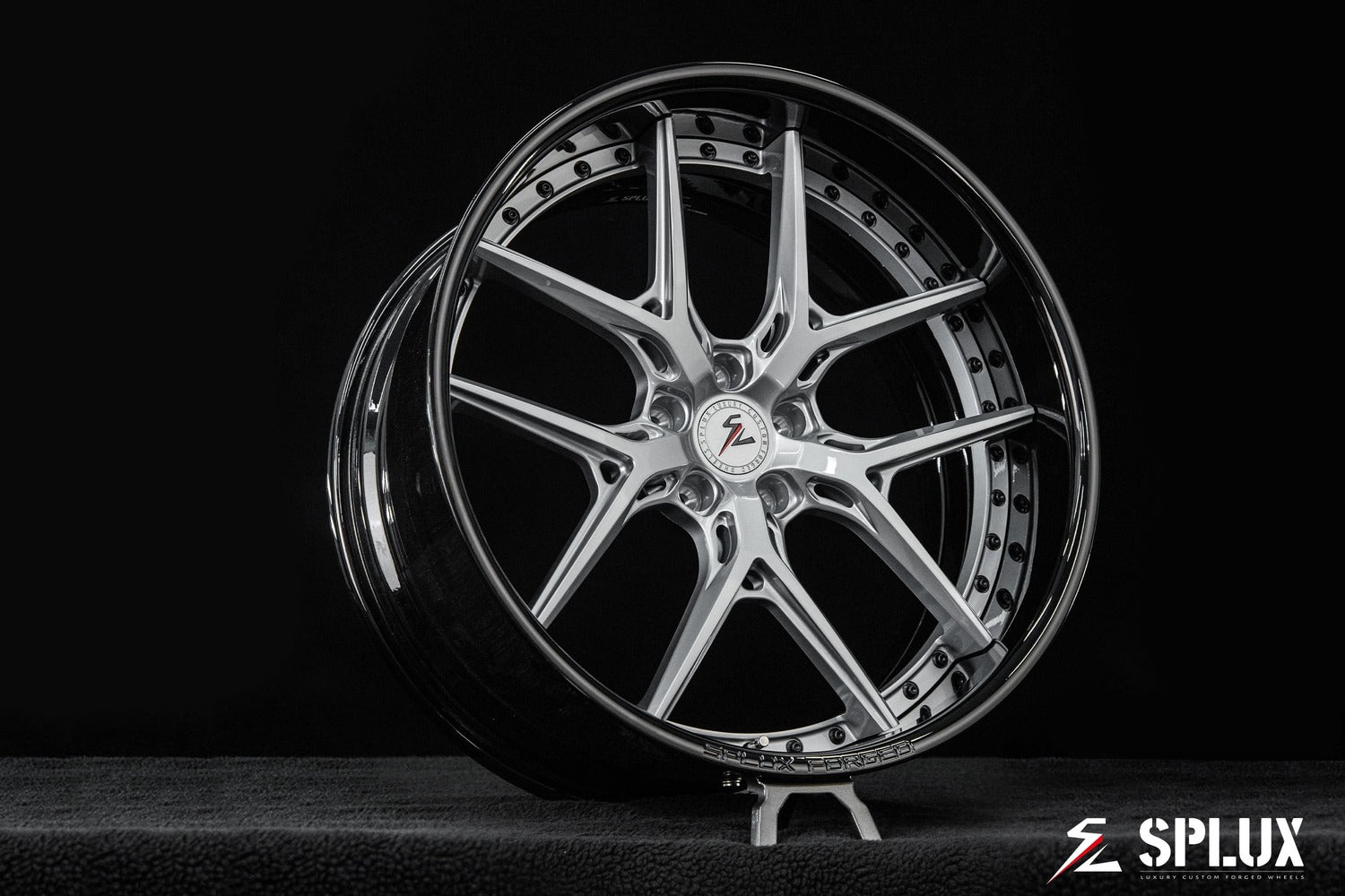 Front angle of SD-02 forged deep dish 22x9.5 wheels on 2026 Tesla Model X Plaid – design your own wheels