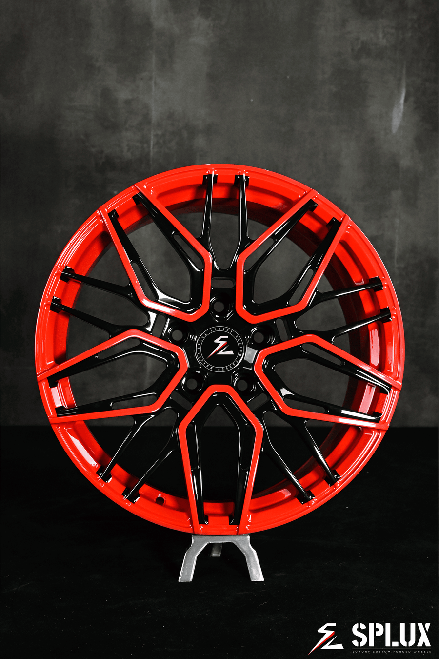 Aggressive 17, 18-inch Splux SC-02 custom forged monoblock wheels for 2001 C5 Corvette, black or red aftermarket design.