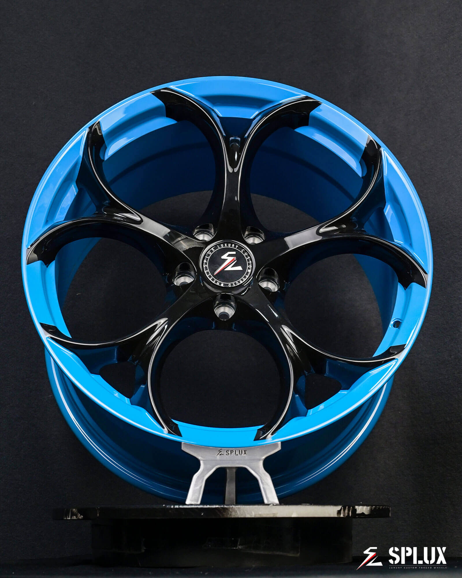 Blue Corvette C8 wheels with a 5-hole spoke design and deep concave style, fully forged from 6061-T6 aluminum.