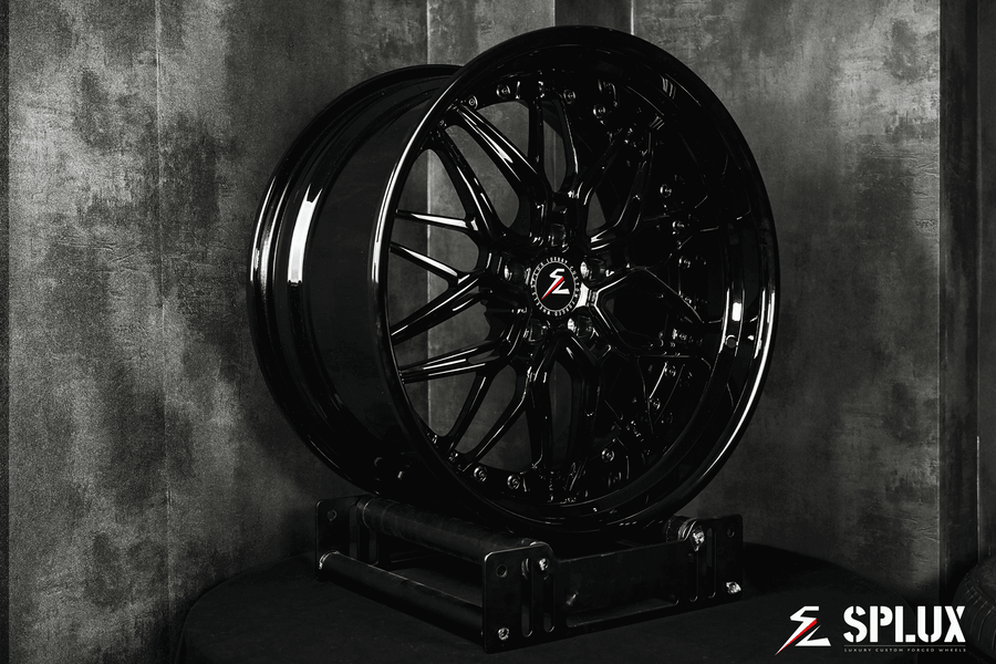 The best Challenger wheels by SD-01 with a custom super deep dish.Black finish and lightweight,designed for the R/T Scat Pack