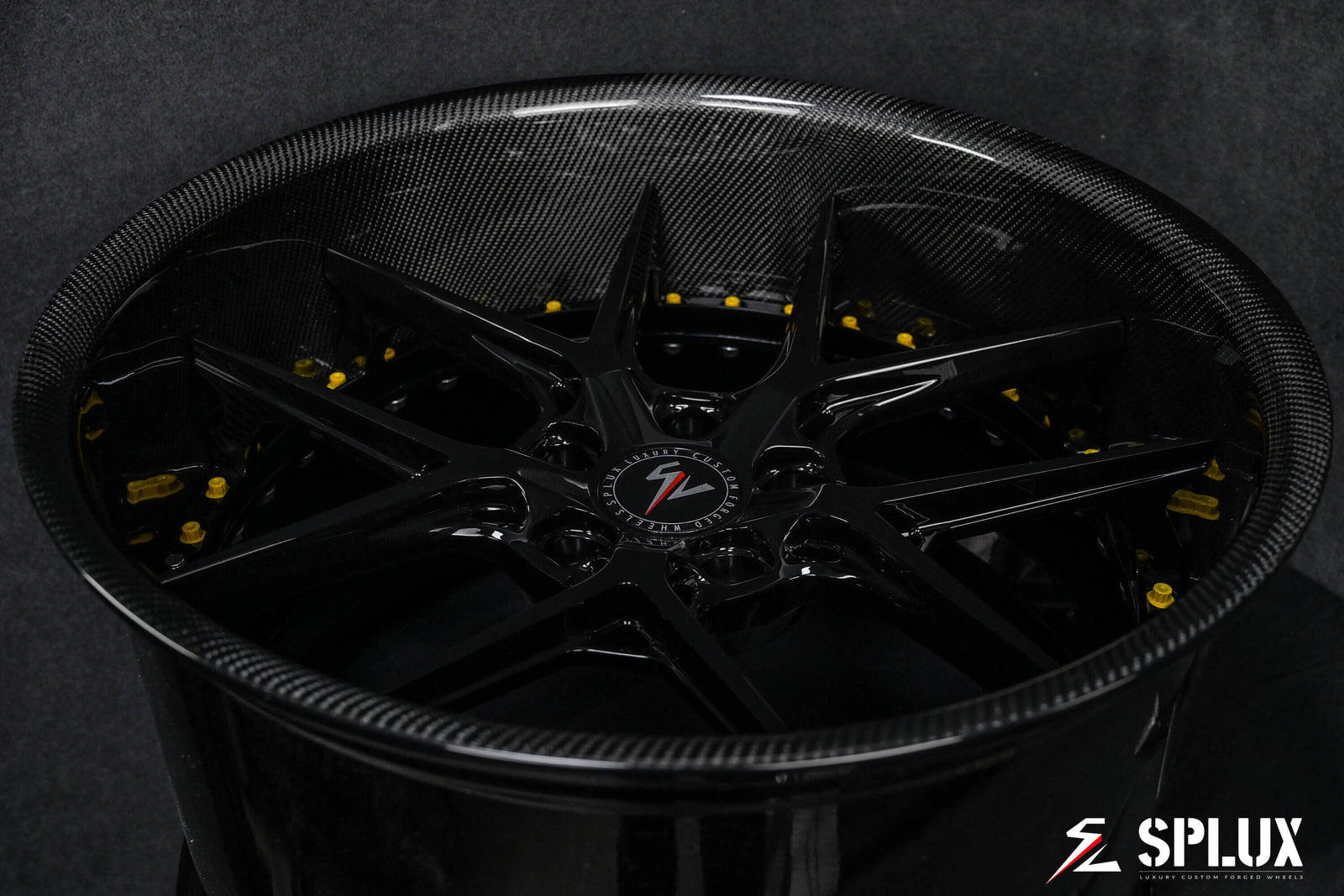 C6 Corvette lug pattern: 5x120.65 with a 70.3mm center bore. Custom deep dish Corvette aftermarket wheels from Splux SD-02.