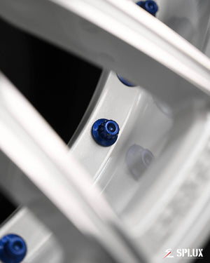 C6 Grand Sport wheel specs:Center bore–70.3mm. Splux aftermarket C6 rims are compatible with OEM lug nuts.