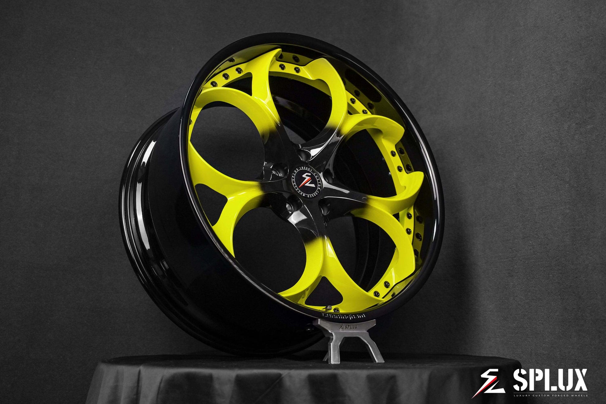 2020 corvette stingray accelerate yellow finish for fully forged 2-piece wheels. 