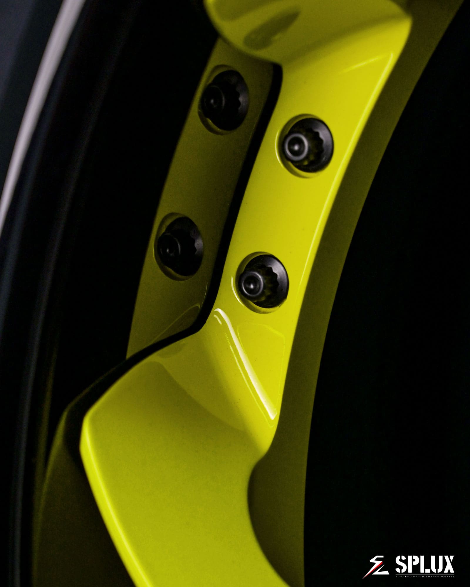 corvette accelerate yellow rims with black screws. super deep wheels from splux. 