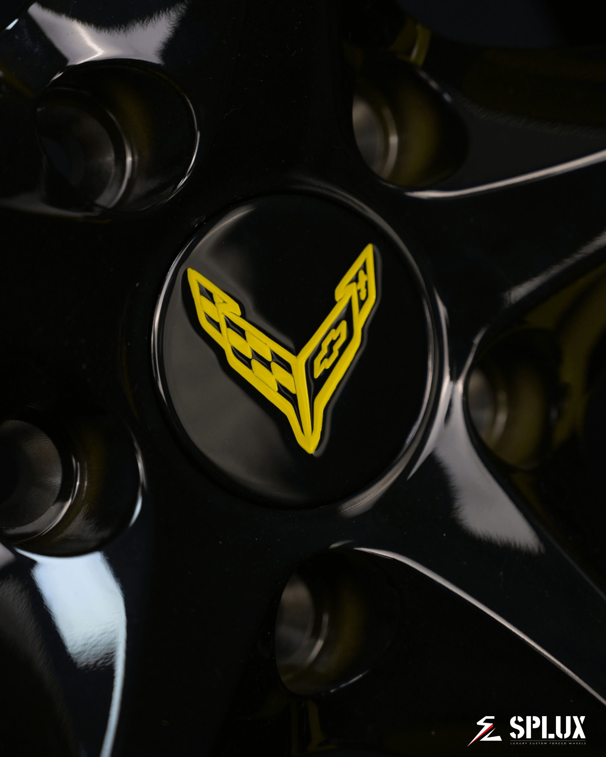 2020 corvette convertible competition yellow rims withc custom c8 emblem center cap. 