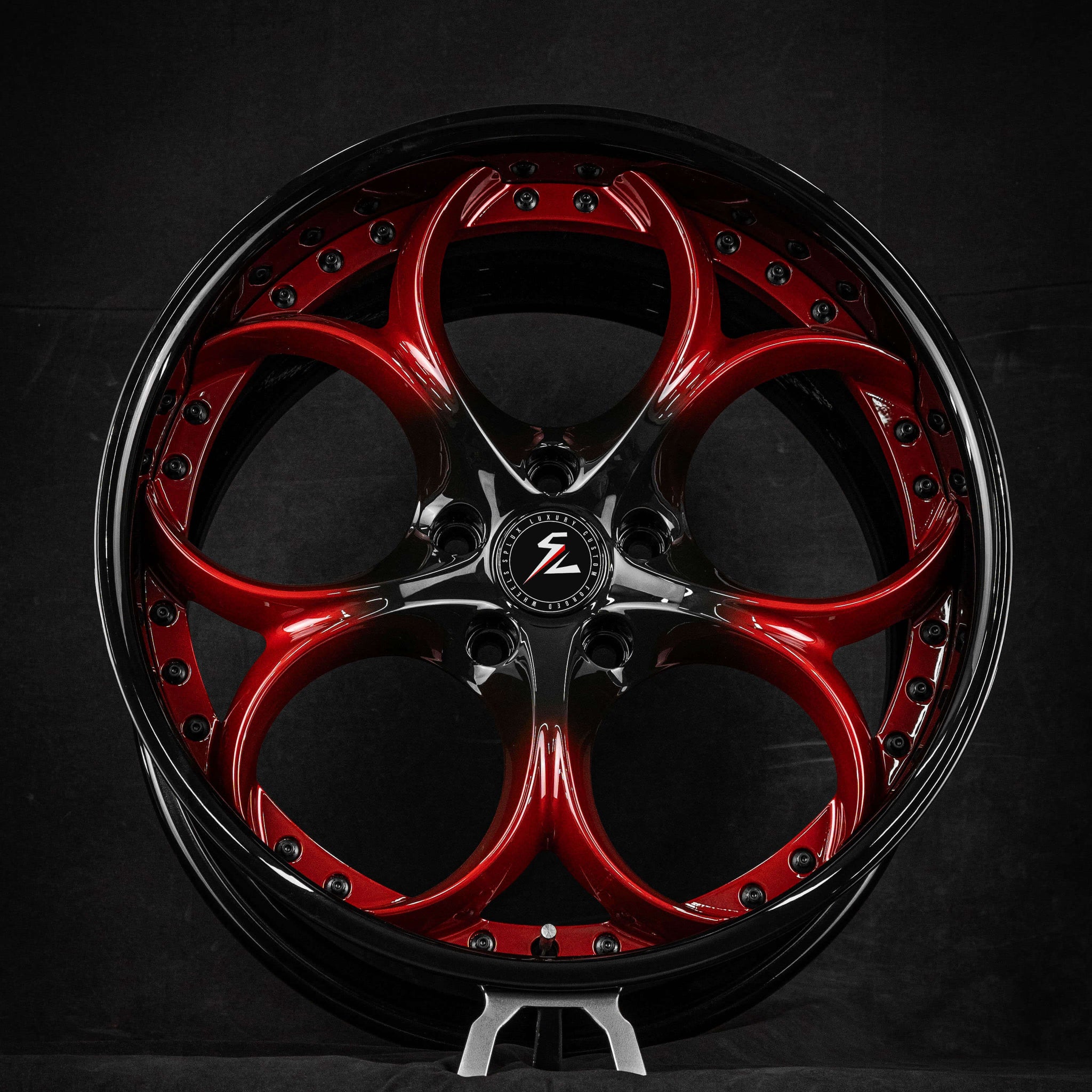 Splux SD-02 custom forged 2-piece aftermarket wheels for 2019 C7 Corvette, 19/20 inch, black and red with deep dish and heart spoke design.