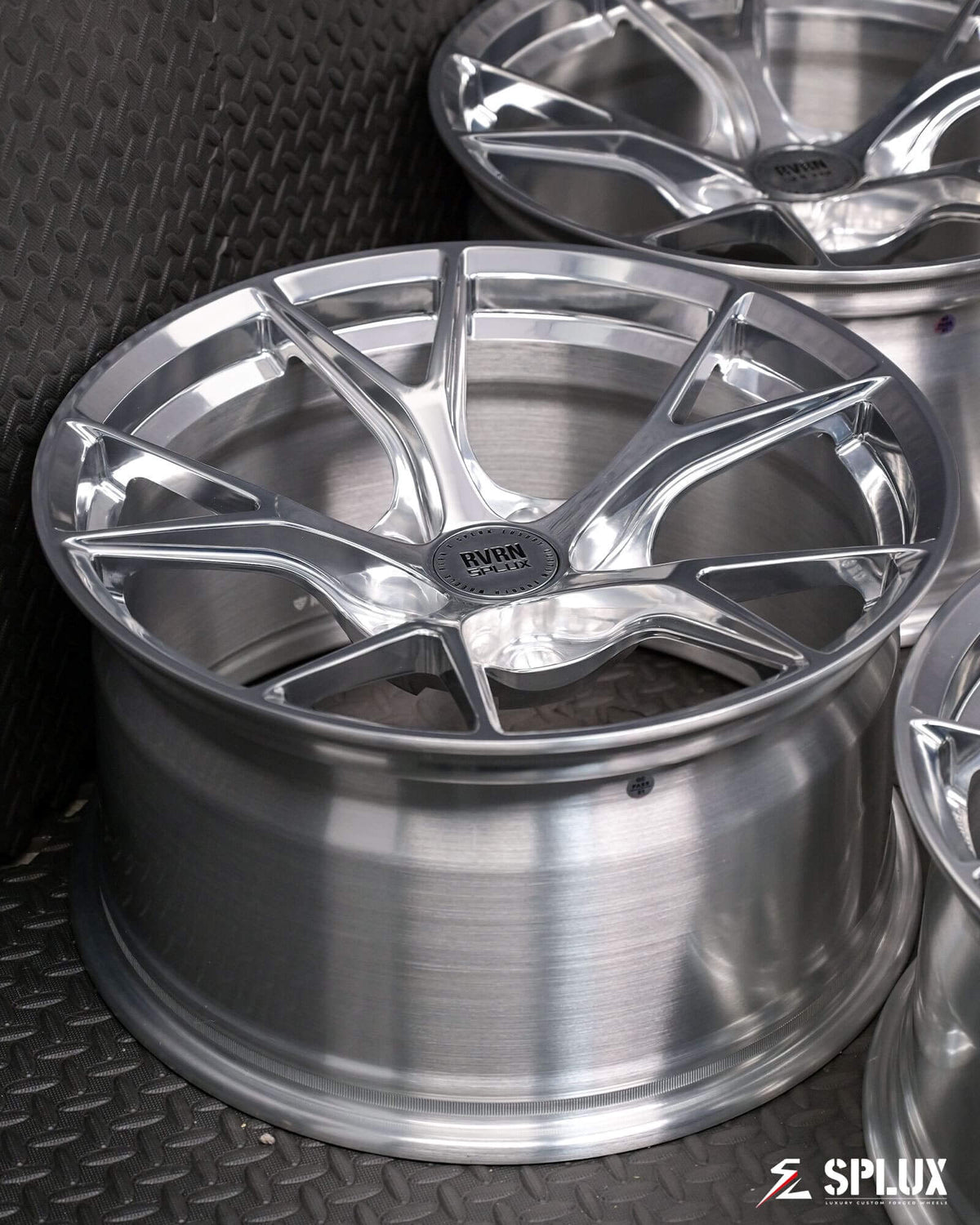 18 inch cayman t porsche wheels from splux sl-03r. super concave fully forged 1-piece aftermarket rims. 