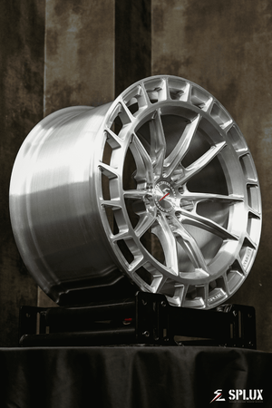 Splux SC-02 18-inch custom forged monoblock wheels for 2024 Civic Type R. Brushed aluminum, silver finish, concave design.