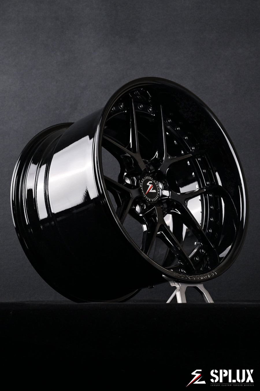 F100 with SD-02 wheels, the deep-dish design and black finish stand out