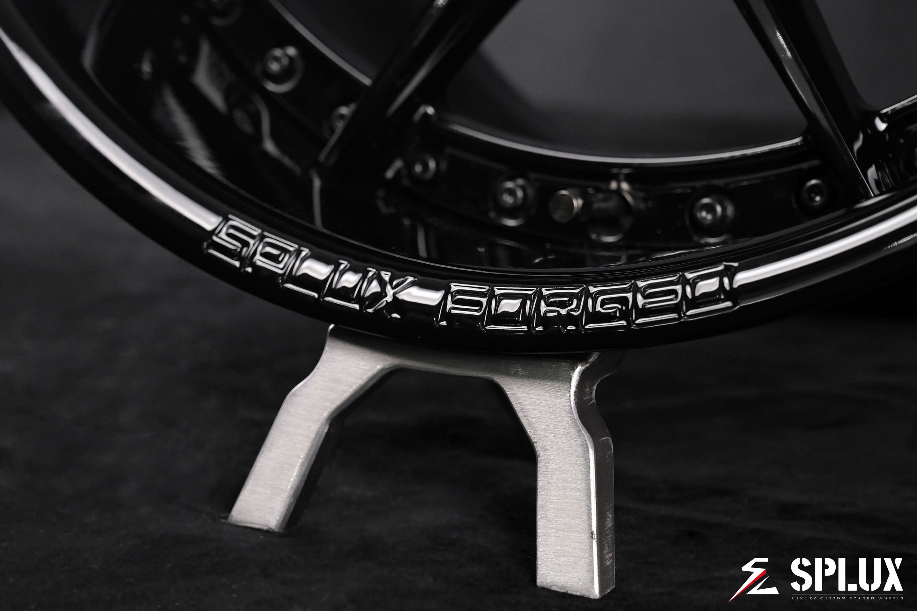 Ford F100 with SD-02 forged wheels, the deep-dish style and black finish complete the look
