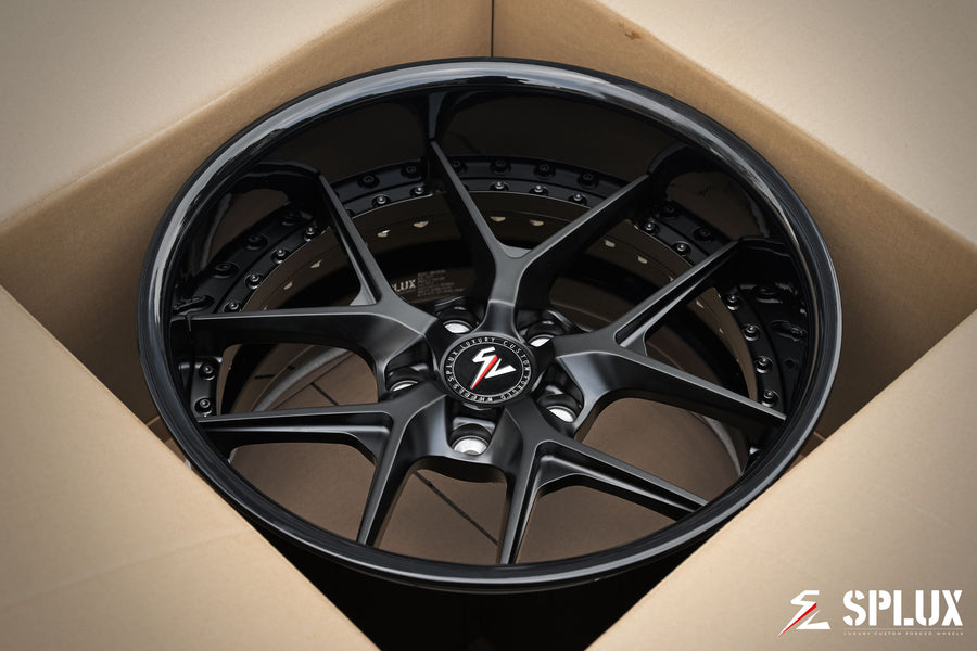 Rear 18-inch SD-02R wheel with deep dish and piano black barrel