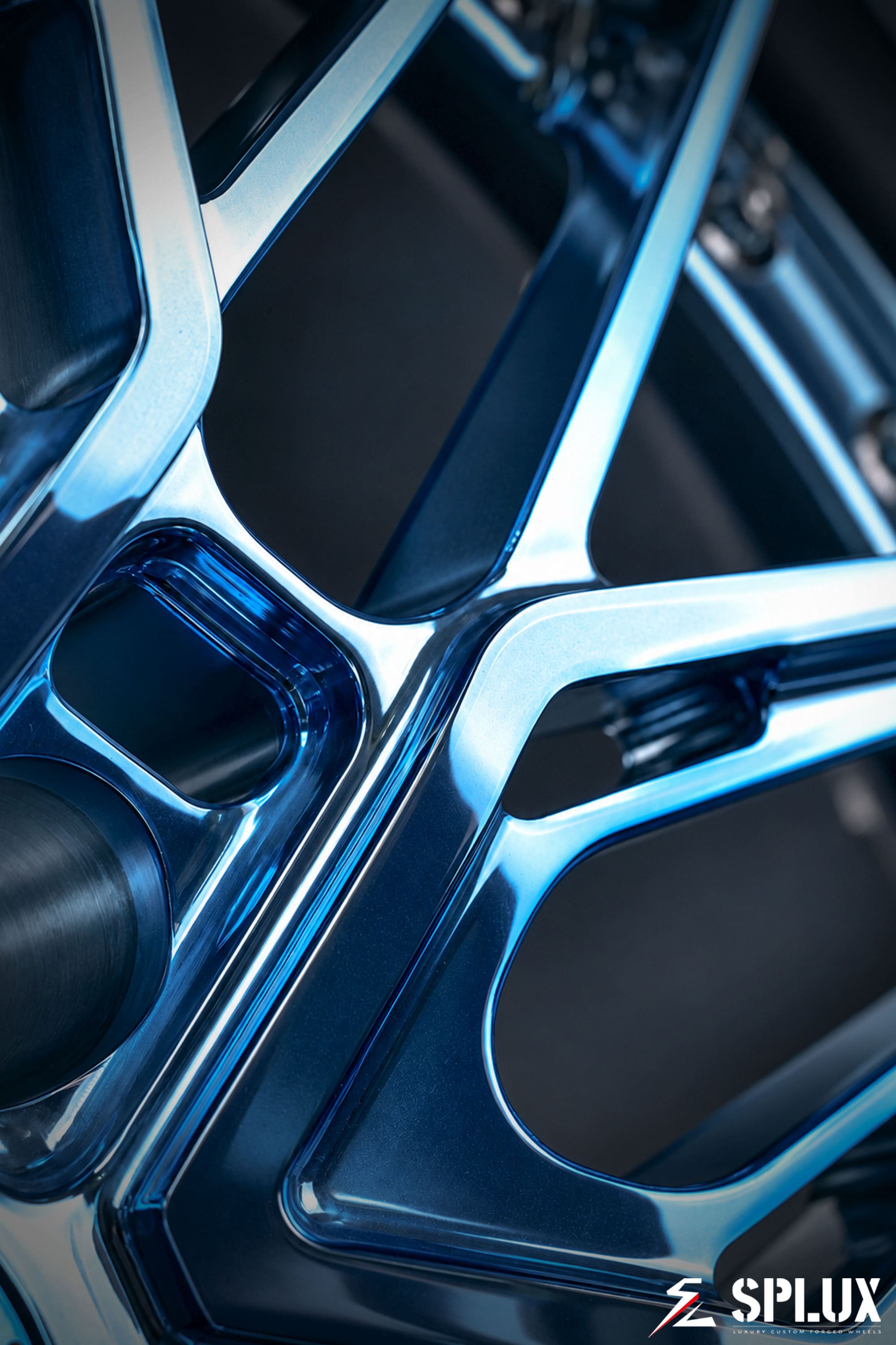 Staggered 18-inch SC-02 forged wheels with polished light blue spokes on a C3