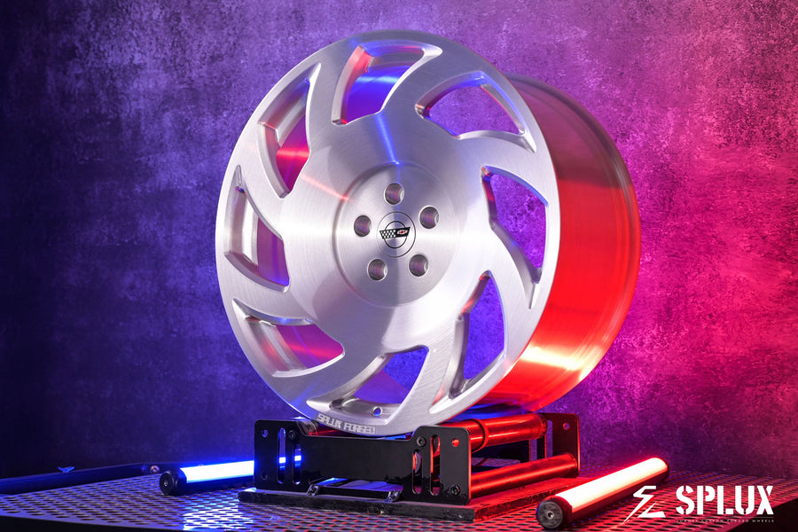 SA-10 forged monoblock wheel with directional spokes and brushed aluminum barrel
