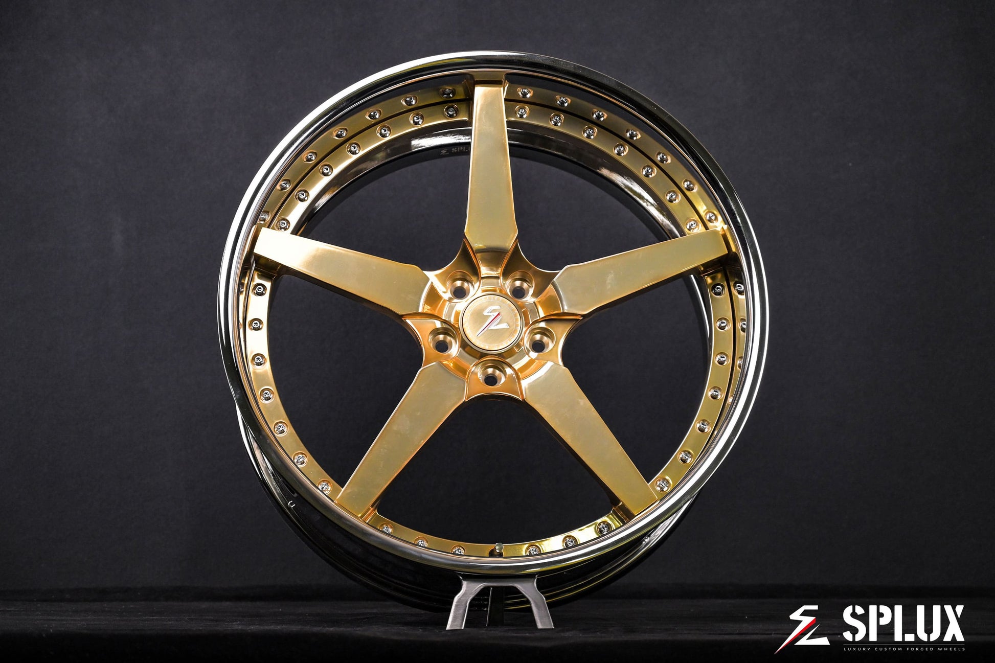 SD-06 forged 2-piece wheel with a deep-dish lip and five split spokes