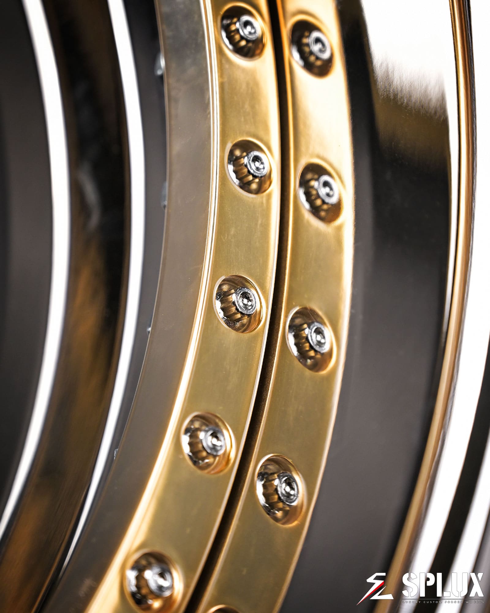 SD-06 wheel with a deep concave face and chrome hardware on a Chrysler 300C