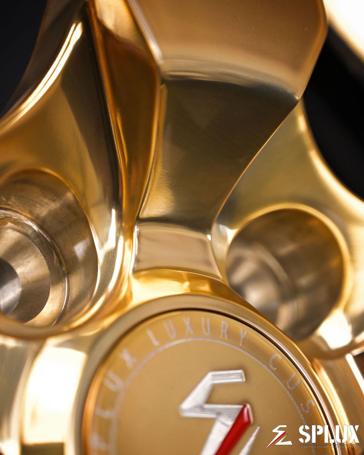 Polished frozen gold spokes and chrome barrel on the SD-06 wheel