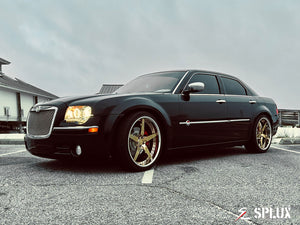 2008 Chrysler 300C with chrysler 300c aftermarket wheels featuring SD-06 forged 2-piece rims in polished frozen gold and chrome barrel