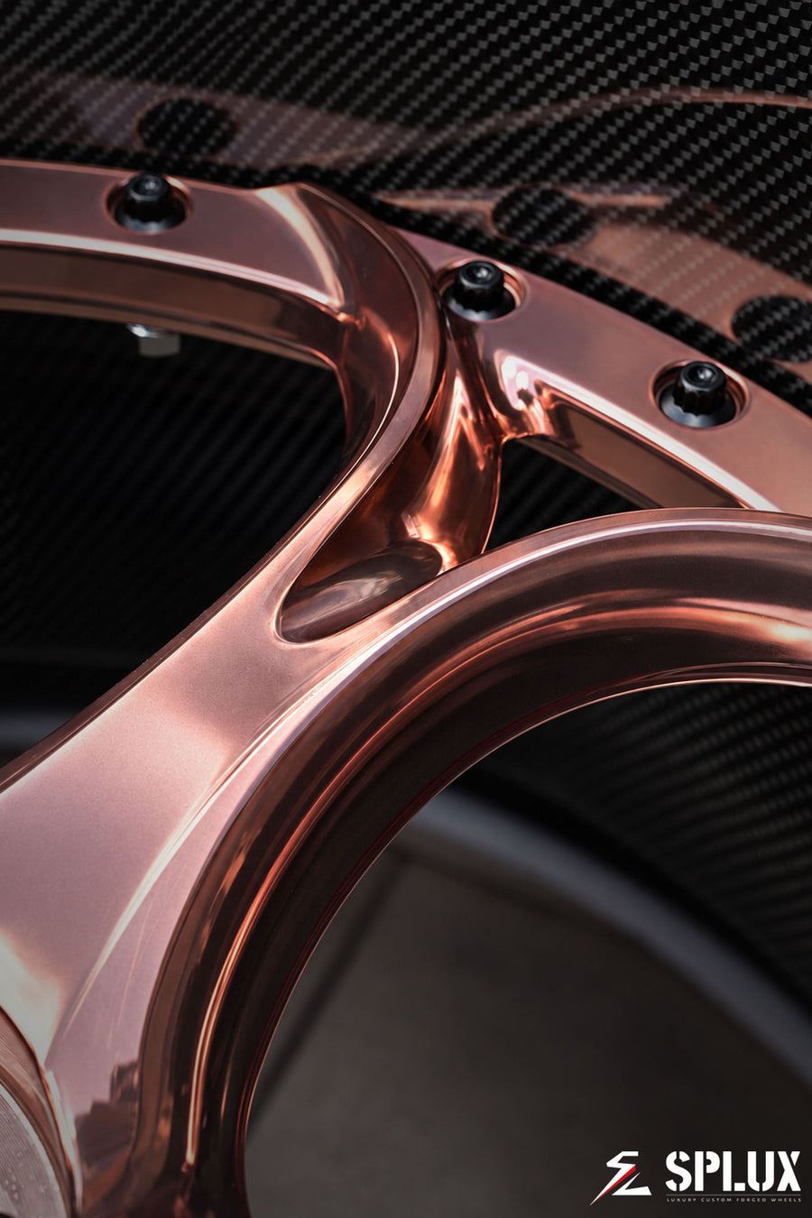 piano black inner barrel on the SD-03 deep dish wheel