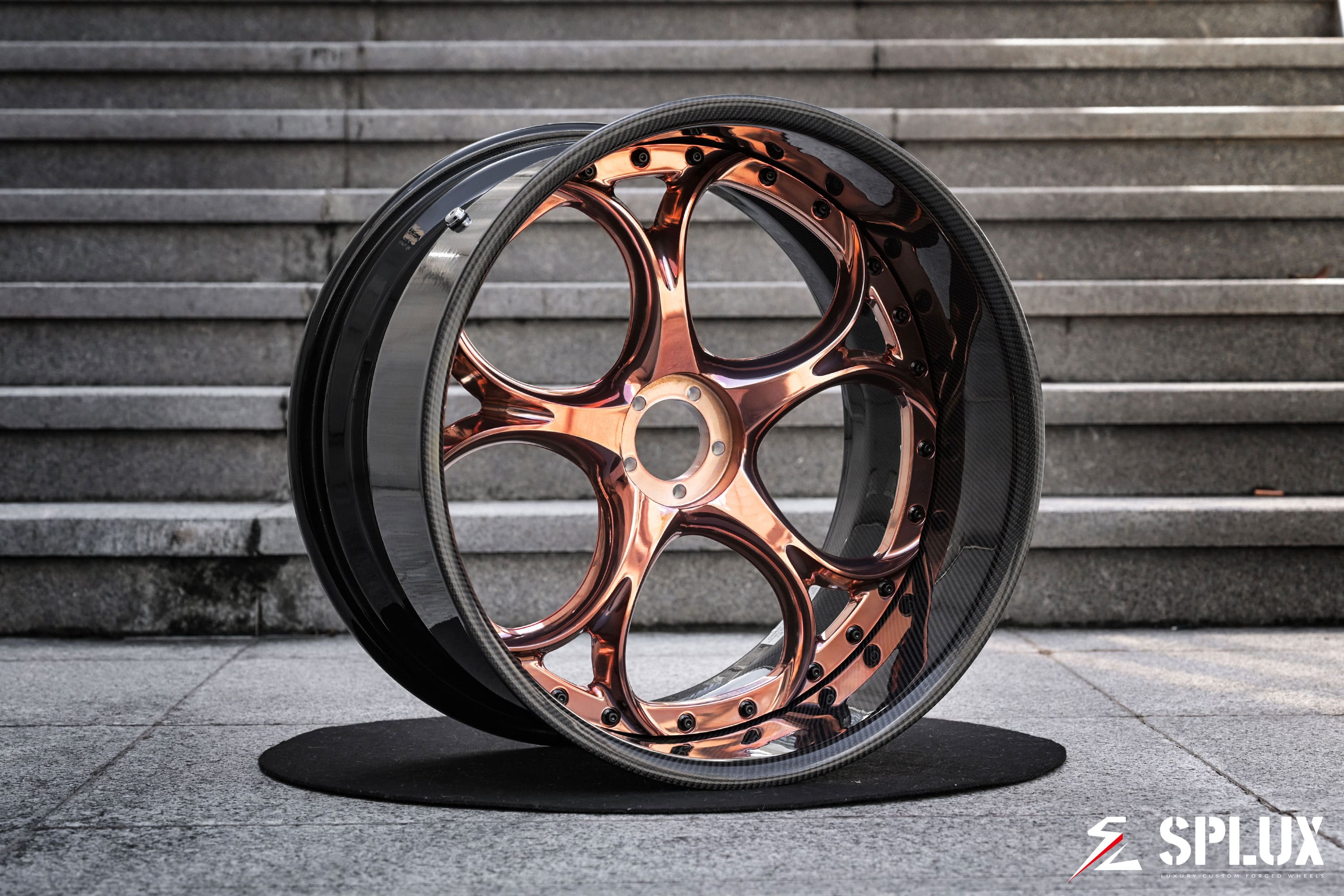 carbon fiber wrapped inner barrel on the SD-03 wheel