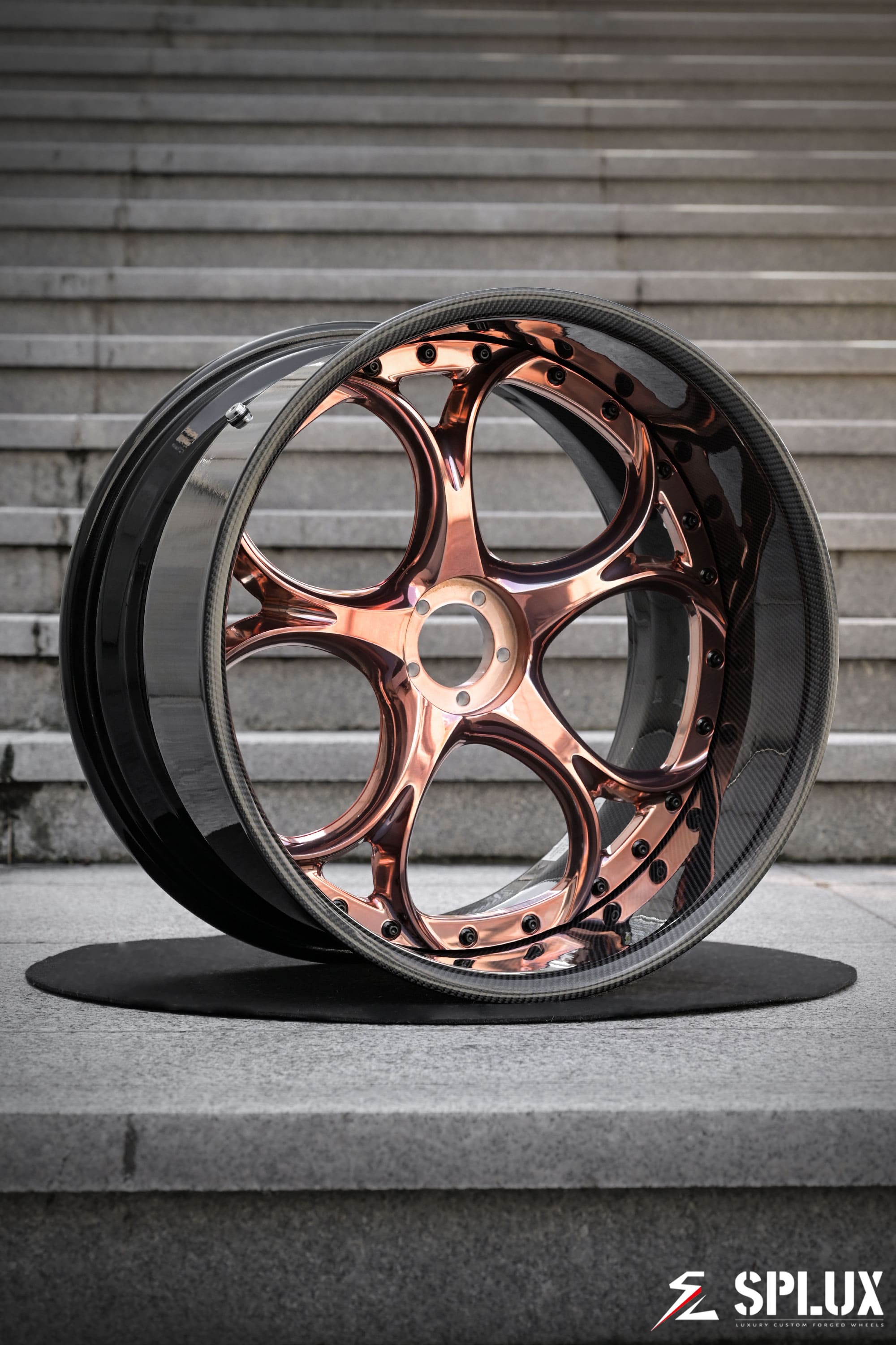 SD-03 2-piece wheel with a carbon fiber wrapped lip