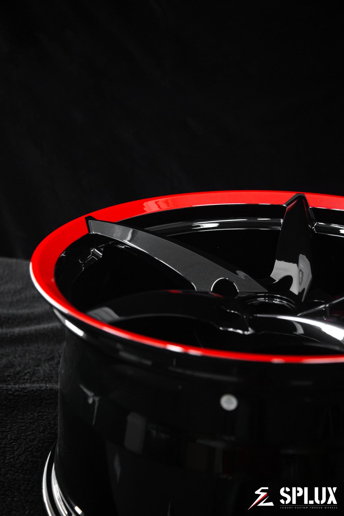 SC-09M forged wheel with black diamond spokes and a gloss red lip on the CTS-V Coupe
