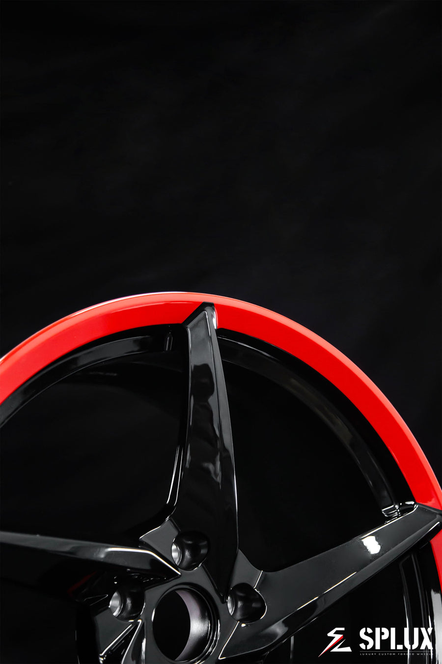 Gloss red lip and black diamond spokes on the SC-09M forged wheel for the CTS-V