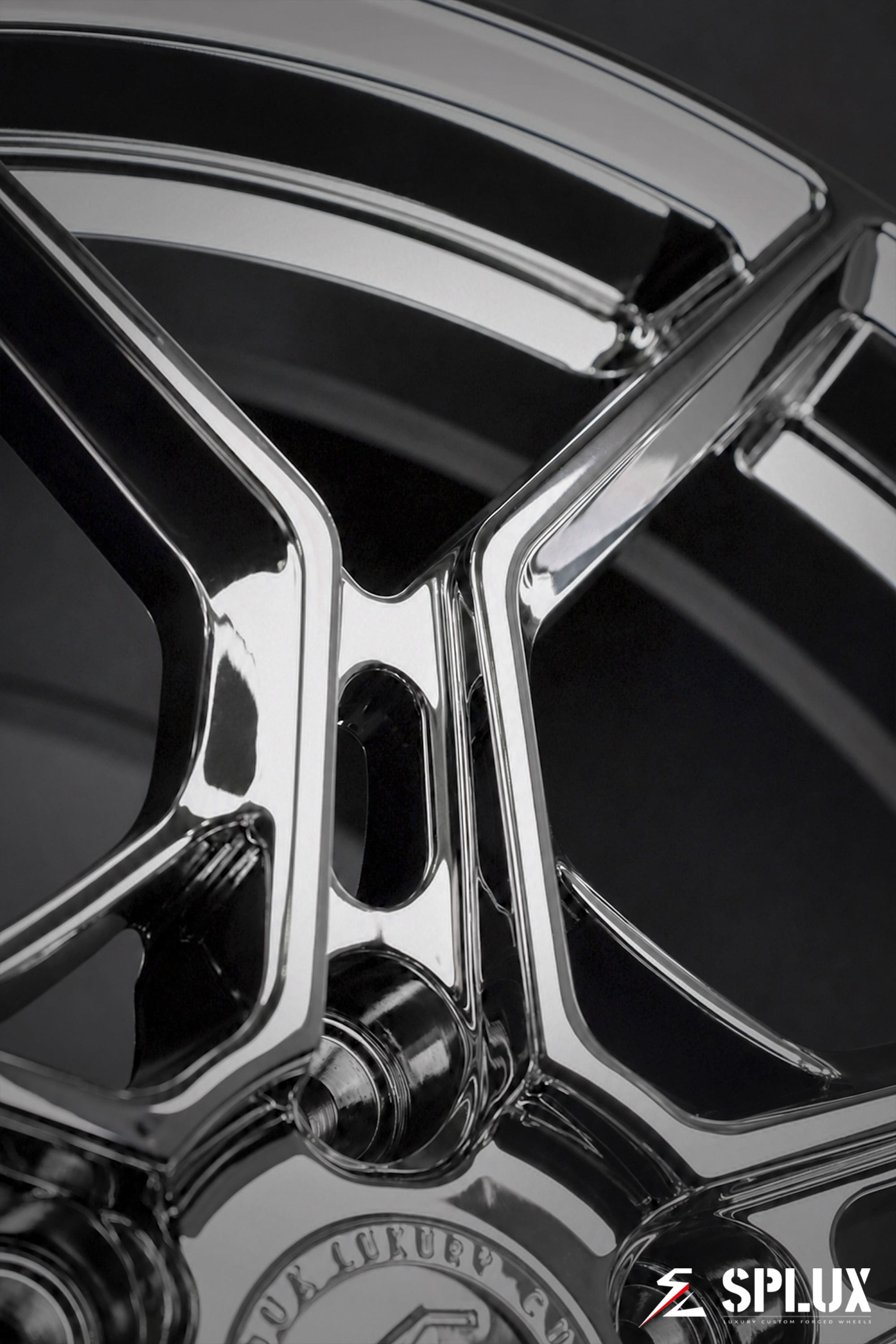 The Corvette C7 Stingray with SC-18M forged wheels in chrome, a perfect match for the sports car