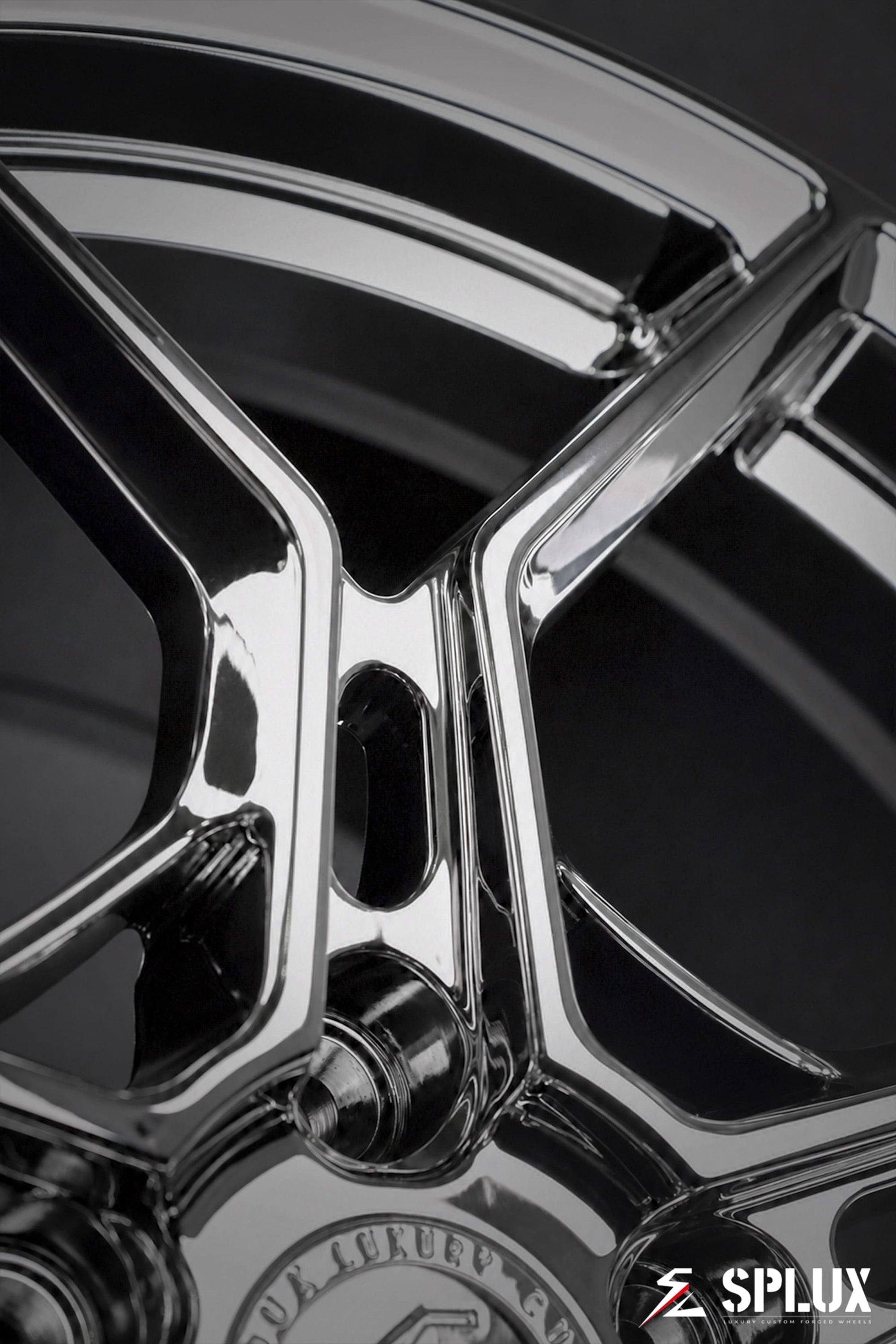 The Corvette C7 Stingray with SC-18M forged wheels in chrome, a perfect match for the sports car