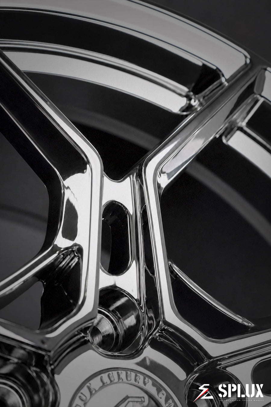 The Corvette C7 Stingray with SC-18M forged wheels in chrome, a perfect match for the sports car