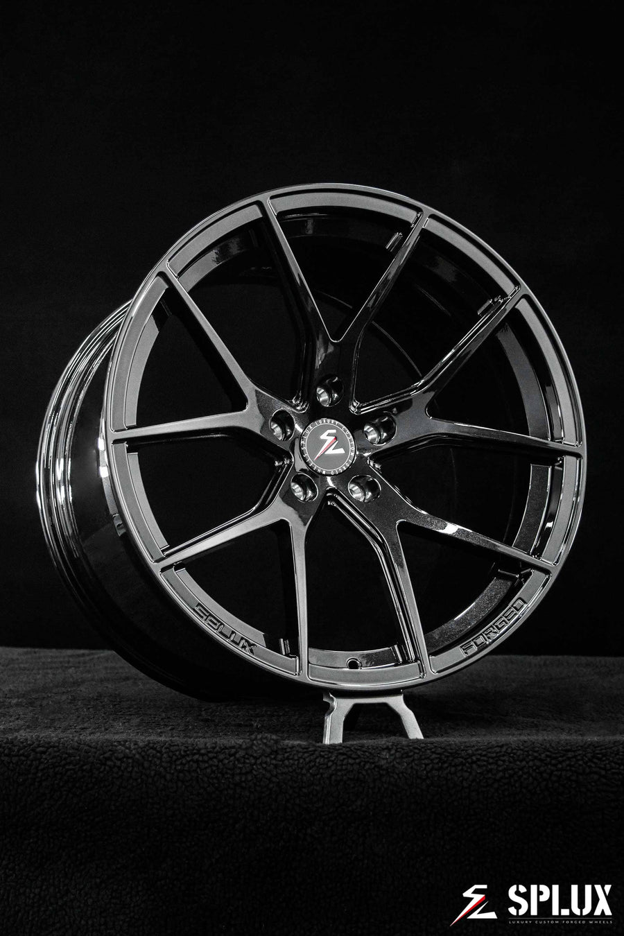 C7 Corvette Grand Sport concave forged monoblock wheels with Carbon Flash Metallic spokes and center cap