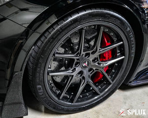 Close-up of the SD-02 wheel's y-spoke design and carbon fiber wrapped barrel on the C7 Z06