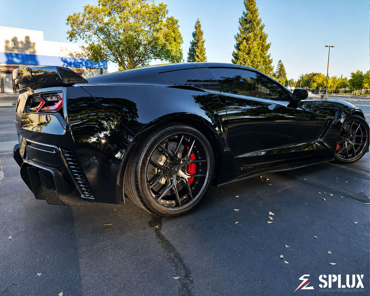 Rear view of the Corvette C7 Z06 showing the wide 20-inch SD-02 wheels