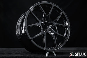 Piano black finish on the SC-04M forged wheel with five split spokes