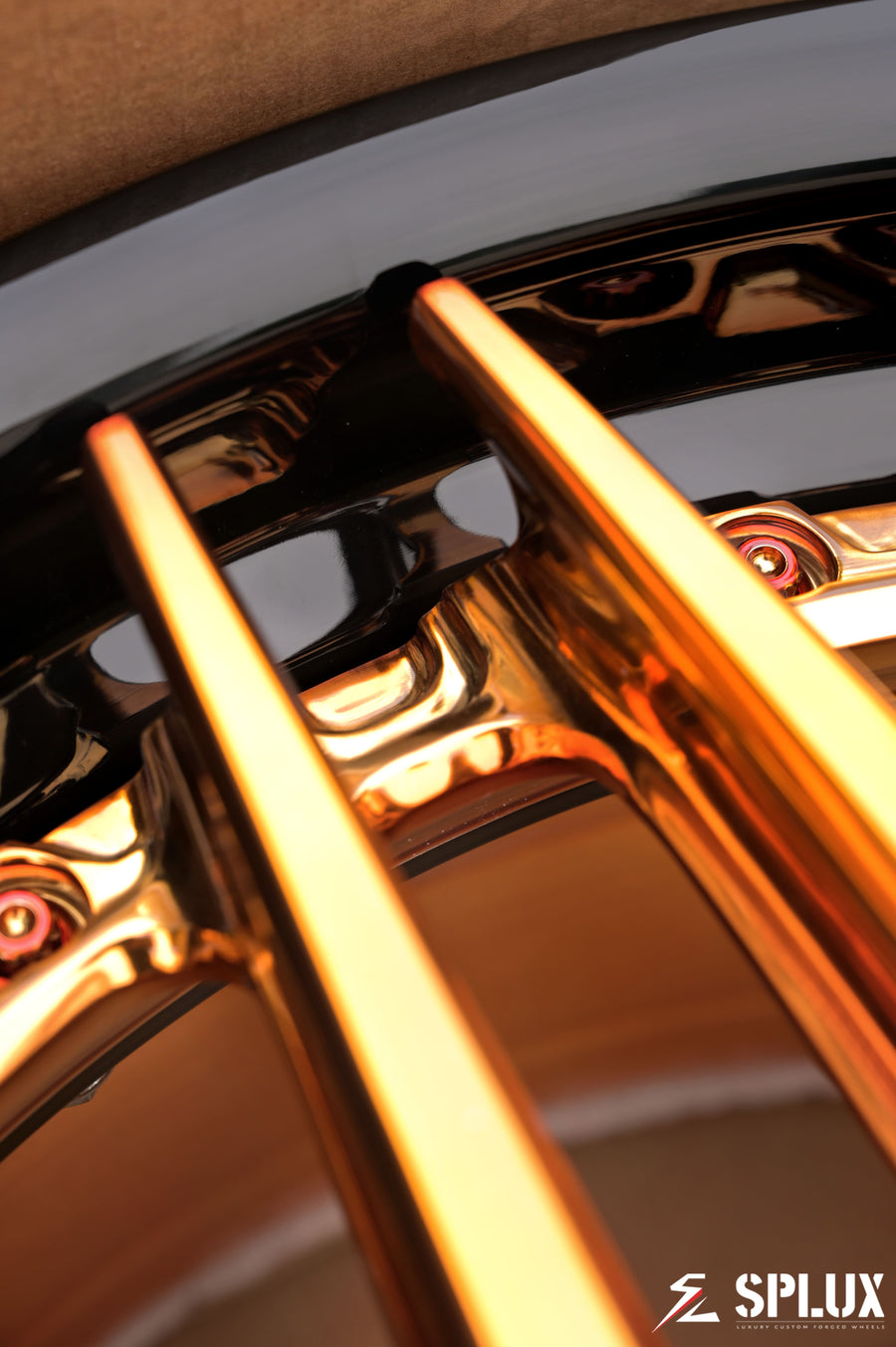 Piano black lip and polished copper spokes on the SA-01 wheel
