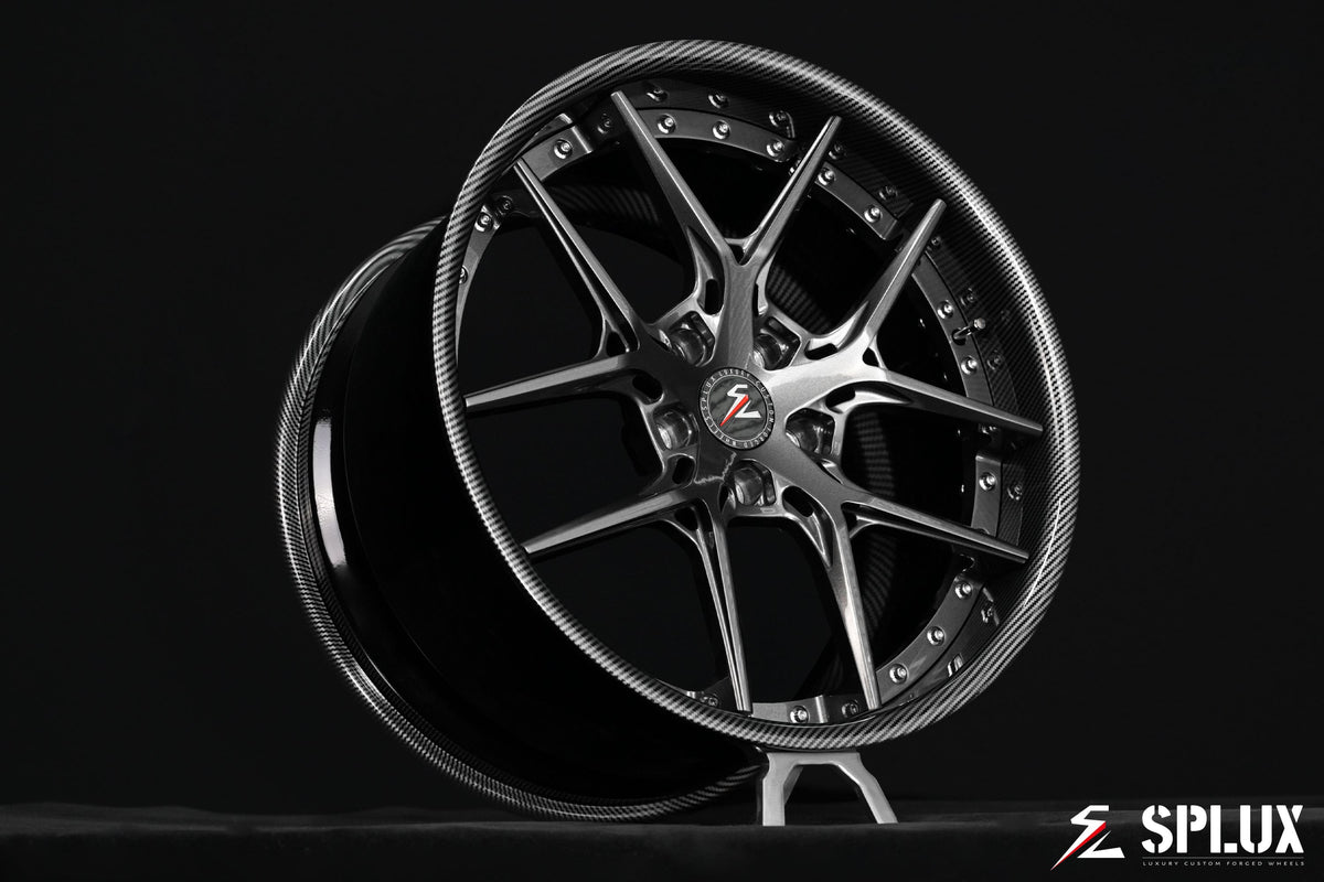 SD-02 wheel with carbon fiber barrel and dark gunmetal spokes, lightweight forged design