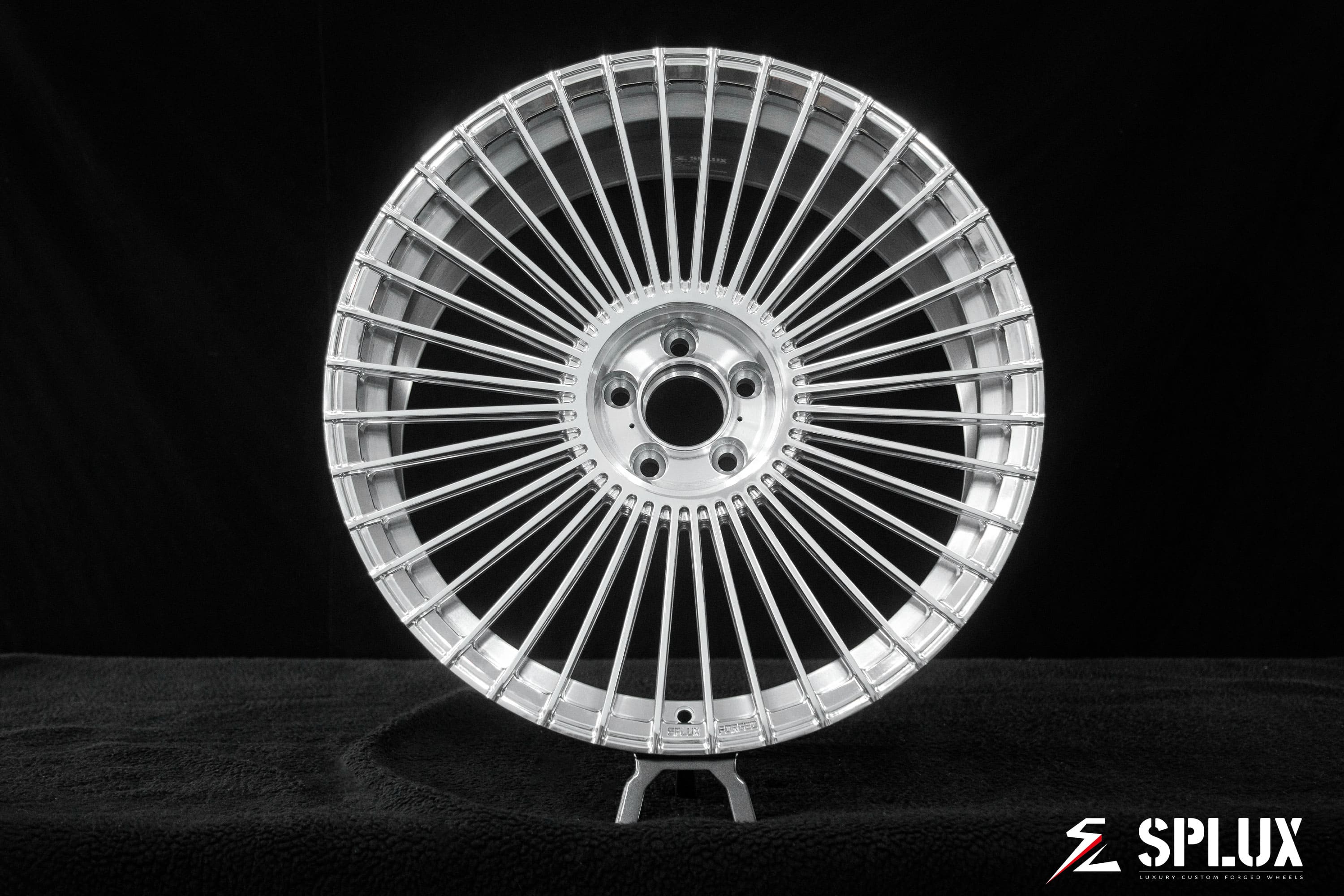 Mercedes S500 rims in a staggered 21-inch fitment, front 21×9 and rear 21×10.5