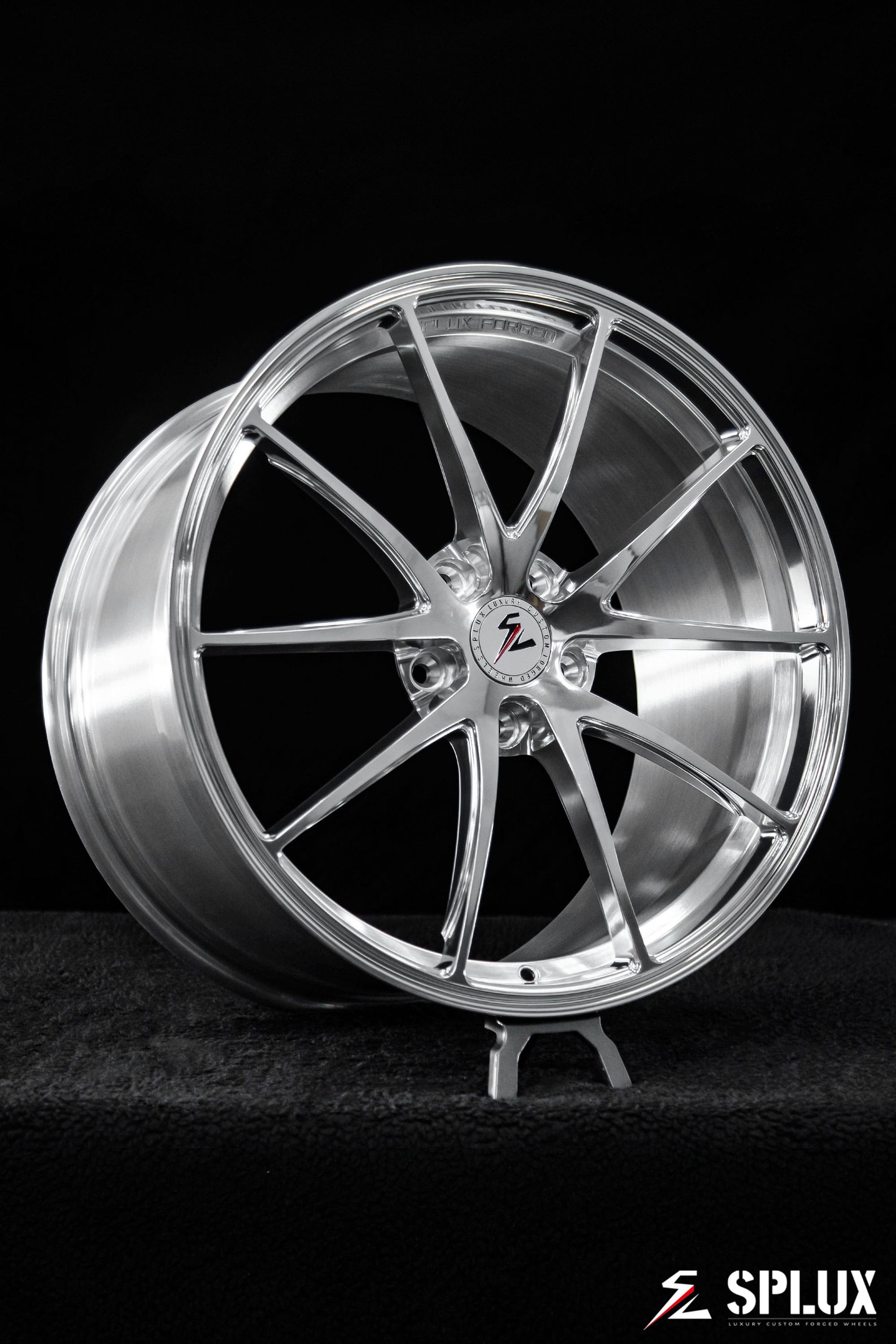 Polished SC-08M forged monoblock wheel detail with visible lug holes and concave spokes