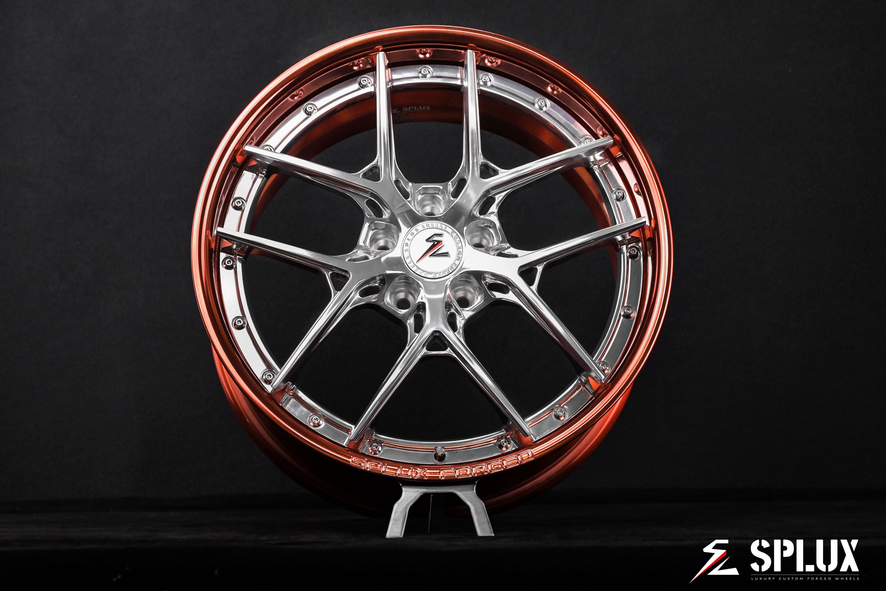 SD-02 forged 2-piece wheel with deep lip and polished rose gold barrel