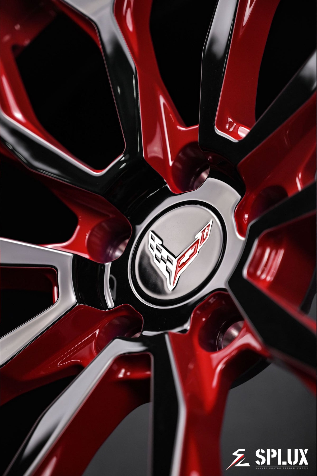 Piano black SC-14M forged wheel with red accent on the 2021 Corvette C8 Stingray Z51